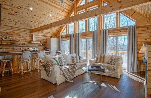 Mountain Base House | 3 Br: Hideaway Chalet located 10 miles from the ski resort