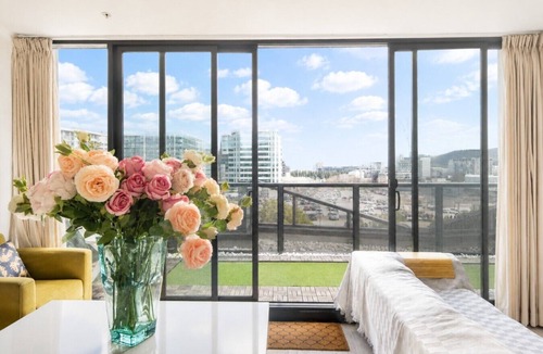 Reid Apartment | 3 BRs topfloor view@Heart of Canberra free parking