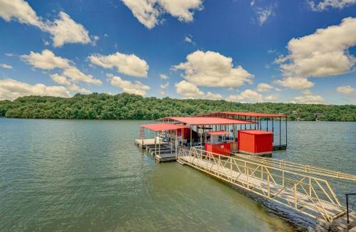 Rocky Mount House | 3 Cabins! Lakefront Reunion Retreat in Rocky Mount