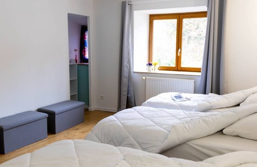 Baignes Bed & Breakfast | 3 Chambres table d'hôtes in the countryside le nid qui danse near Vesoul 8 to 11 pers.