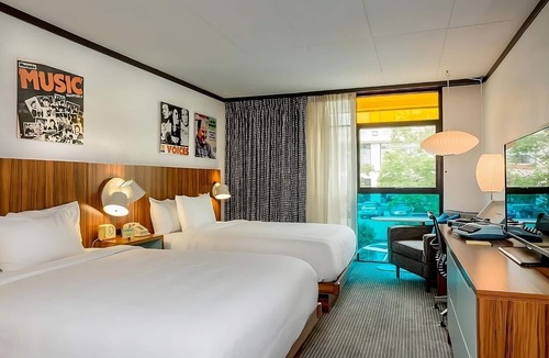 West Fens Hotel | 3 Convenient Units Minutes from Museum of Science! Pets Allowed, Valet Parking!