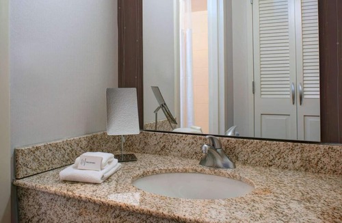 Waldron Hotel | 3 Convenient Units, Pleasant Stay, Near Zona Rosa Shopping Mall!