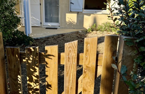 Eugenie-les-Bains Apartment | 3* gîte 50m from the spa, terrace, enclosed garden and private parking.