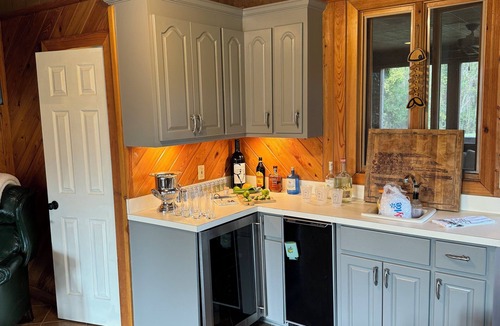 Letohatchee House | "3 Goldens"- A Spacious farmhouse with beautiful 10 acre lake in Hope Hull, Al