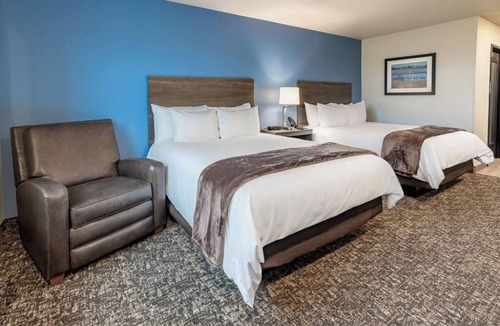 Deep Creek Hotel | 3 Group-Friendly Units w/Kitchen | 5.2 Mi to Laishley Park | Free Parking