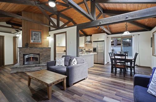 Sunriver House | 3 Killdeer - Remodeled! Close to Village, SHARC Passes, Hot Tub, Bikes, Luxury Linens