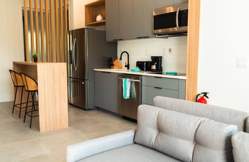 Frigate Bay House | 3 King Bed Suite @CockleshellBeach w/View of Nevis