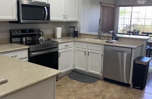 East Mesa House | 3 King Beds, Heated Pool!