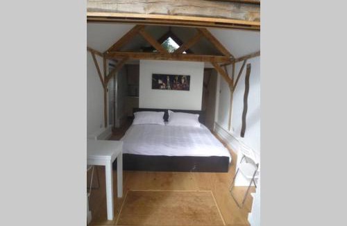 Haslemere House | 3 Kingsize Beds Ensuite - Sleeps 6-8 - Rural Contemporary Oak Framed House