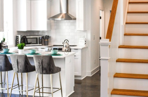East Durham House | 3 Level Rooftop Oasis Near Downtown Durham!