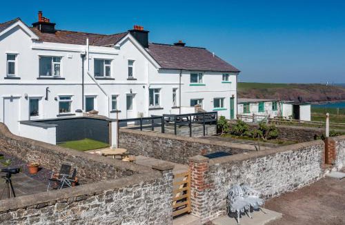 St Brides House | 3 Lighthouse Row