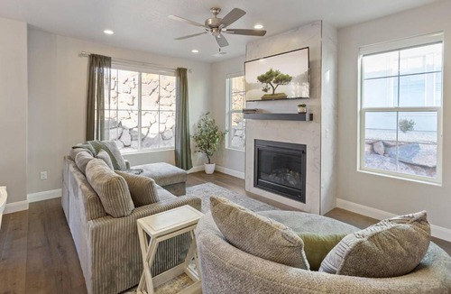 Washington House | 3 Masters King Beds - Pool & Hot Tub & Pickle Ball