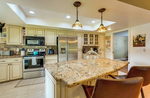Largo House | 3 Mi to Beach: Prime Largo Home w/Pool!
