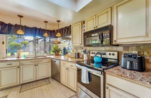 Largo House | 3 Mi to Beach: Prime Largo Home w/Pool!