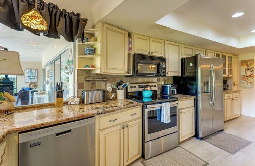 Largo House | 3 Mi to Beach: Prime Largo Home w/Pool!