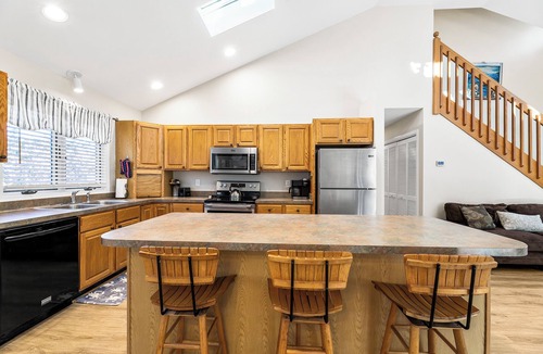 Frankford Cottage | 3 Mi to Bethany Beach! Dog-friendly Family Getaway