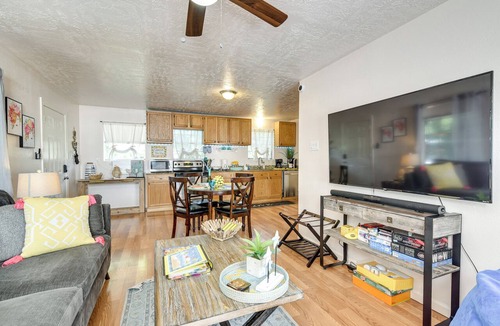 Bacliff Apartment | 3 Mi to Boardwalk: Bacliff Apartment w/Hot Tub