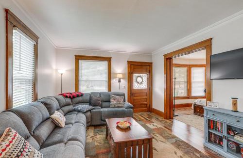 Sandusky House | 3 Mi to Cedar Point: Sunny Sandusky Home w/Yard