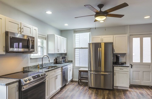 Covington House | 3 Mi to Cincinnati: Covington Home w/Patio!