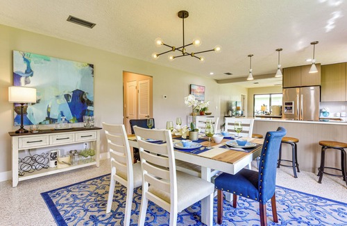 Bradenton Cottage | 3 Mi to Downtown Bradenton: Family Home w/Yard!