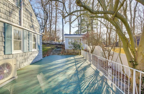 White Plains Cottage | 3 Mi to Downtown: Spacious White Plains Home
