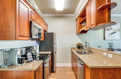 Tallahassee House | 3 Mi to FSU! Pet-Friendly Townhome w/Pool Access