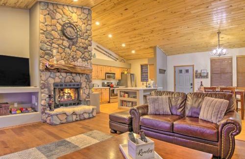 Torreon House | 3 Mi to Golf Course: Show Low Escape w/Fire Pit