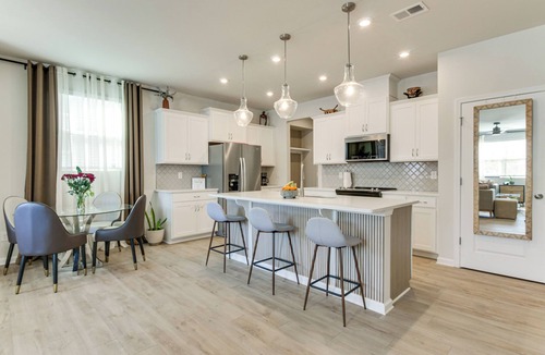 Steele Creek House | 3 Mi to Lake Wylie! Modern Charlotte Townhome