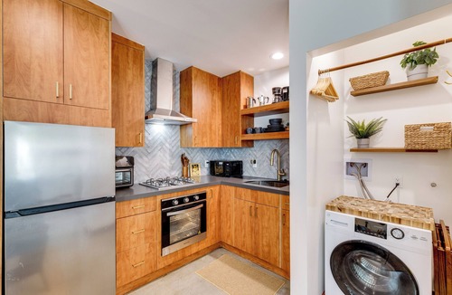 North Central Apartment | 3 Mi to Old Pasadena: Cozy Couple's Studio w/Pool