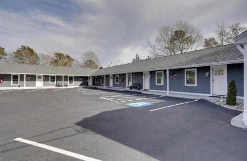 Wareham Apartment | 3 Mi to Onset Beach: Sleek Apartment in Wareham