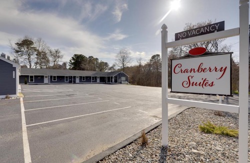 Wareham Apartment | 3 Mi to Onset Beach & Village! Pet-Friendly Apt