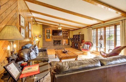 Lookout Valley Neighborhood Association House | 3 Mi to Ruby Falls: 'The Downer House' w/Yard