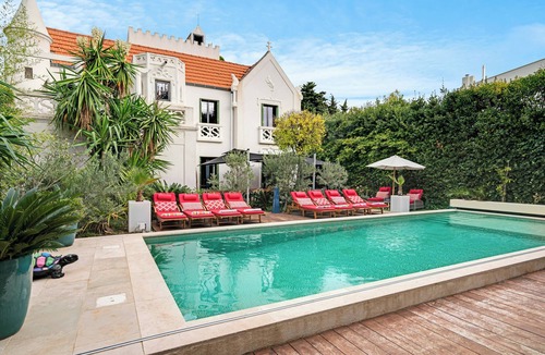 Antibes Villa | 3 min. walk from sandy beach & sea! Luxury & Gem! Fiber internet! VillaChalet.eu