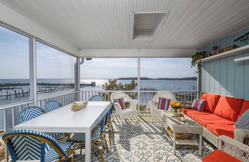 Dewey Beach Condo | 3 nite min 2026 Aug 23-26 Sandy beach Bayfront Getaway & parking 4Br