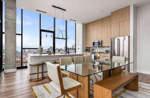 River West Apartment | 3 Penthouses, 1 Floor, Group Stay, Sleeps 21