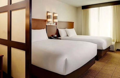 St. Johns Hotel | 3 Pet-Friendly Accommodation, Pool, Free Parking, Visit LBJ Presidential Library