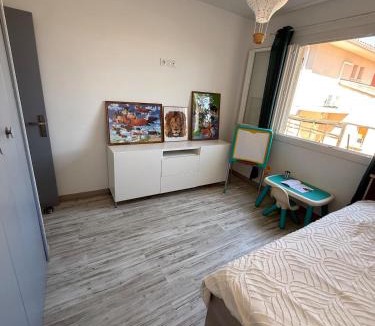 Mauguio Apartment | 3 pièces climatisé, terrasse, tout équipé, à 10 minutes des plages et de Montpellier