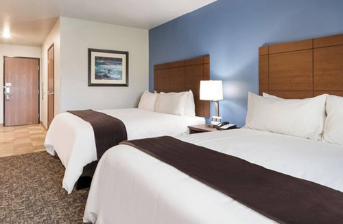 Cheyenne Hotel | 3 Practical Rooms w/Free Parking | The Metropolitan Downtown - 1.4 miles