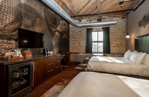 Fifth Ward Hotel | 3 Premium Loft 2 Queen Beds at The Iron Horse Hotel, Pet-friendly Property!