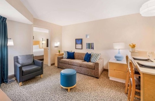 Arrowood Hotel | 3 Quiet Suites Ideal for Business Stays or Getaways Close to Major Attractions