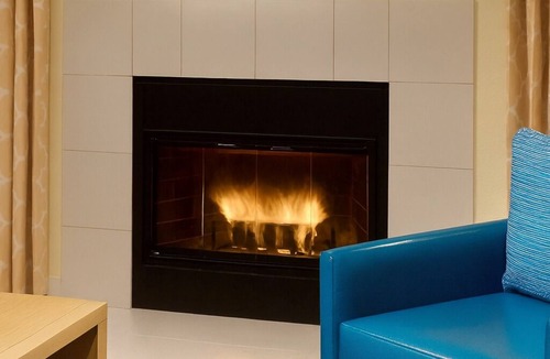 Flagstaff Hotel | 3 Relaxing Units, With Kitchen and Outdoor Pool, Pets Are Allowed!