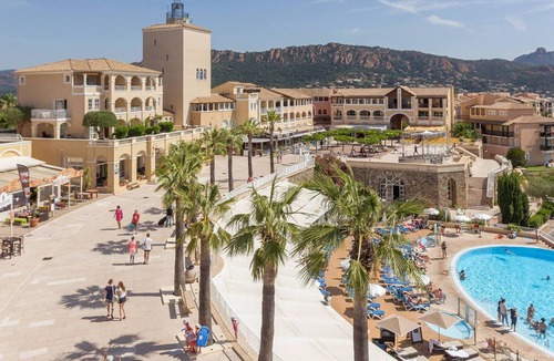 Cap Esterel Apartment | 3-room apartment with terrace, pool, and parking in Saint-Raphaël