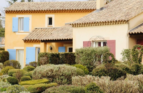 Saint-Trinit Apartment | 3-room apartment sleeps 4 (67 m²), terrace, residence with swimming pool (Sault/Ventoux)