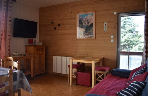 Font-Romeu-Odeillo-Via Apartment | 3-room central with parking, Font-Romeu
