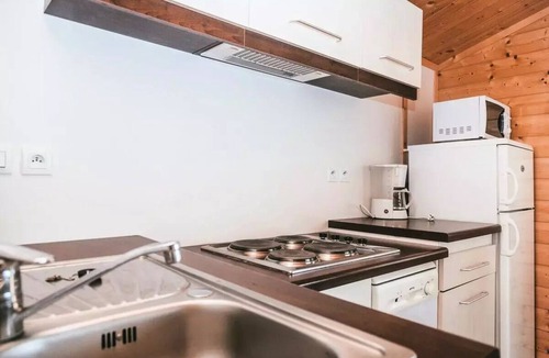 Monclar-de-Quercy Ski Chalet | 3-Room Chalet for 4 People (Accessible)