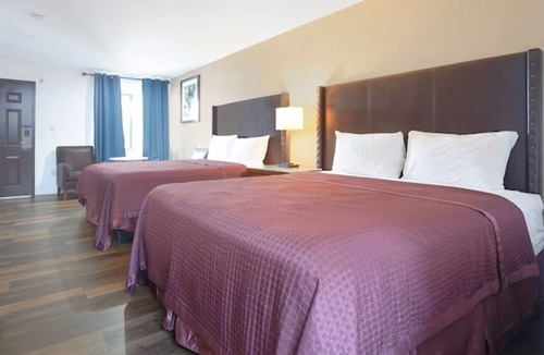 San Augustine Hotel | 3 Rooms for Simple Stay: 2 Full Beds Non-Smoking, Clean Comfort.