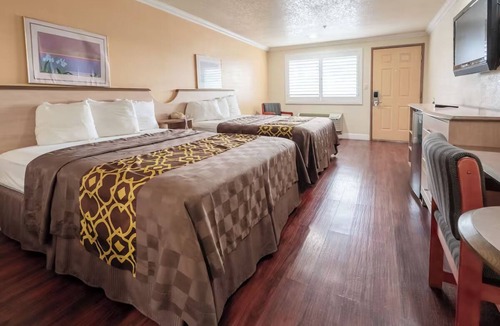 Corcoran Hotel | 3 Simple Rooms w/Essential Comforts for Family Getaways Near Corcoran Station