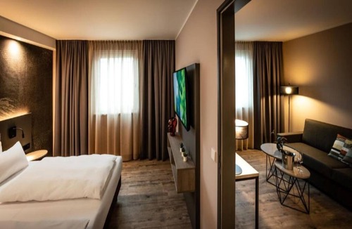 Korntal-Munchigan Hotel | 3 Sleek & Spacious Rooms w/Kitchens — Relaxing Stays Near Killesberg Park