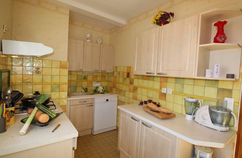 Benque-Dessous-et-Dessus House | 3★ South-Facing Vacation Rental for 10 People: Garden, Garage, Wi-Fi, 4 Bedrooms, 2 Bathrooms