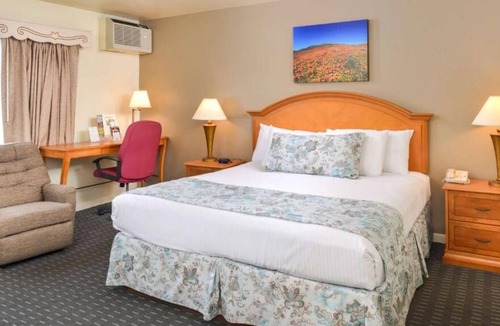 Solvang House | 3 Spacious Units Near Alisal Commons Park, Pool, FREE Breakfast & Parking!